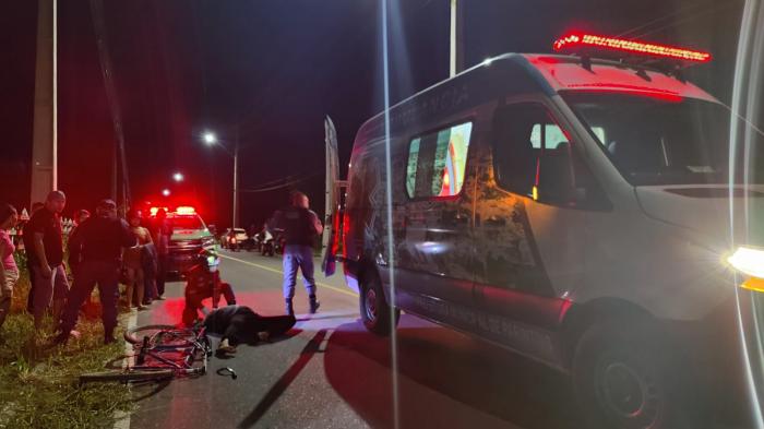 Homem leva vários tiros em estrada de Parintins