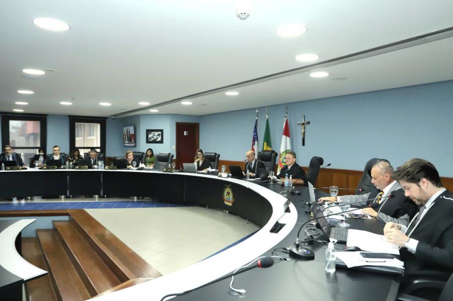 TCE-AM reprova contas do EMTU de Presidente Figueiredo e aplica multa de R$ 143 mil ao gestor