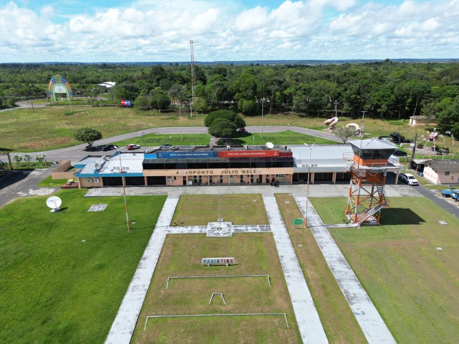 Prefeitura de Parintins faz adequações no aeroporto Júlio Belém