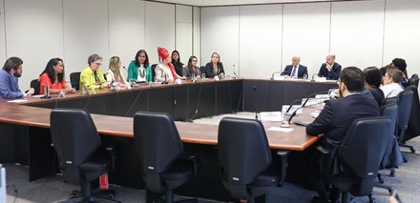 Inclusão de dados sobre identidade de gênero no cadastro eleitoral é tema de encontro no TSE