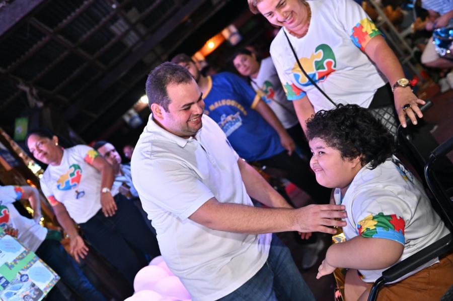 Aleam aprova lei de Roberto Cidade para atendimento prioritário para pessoas com Espectro Autista