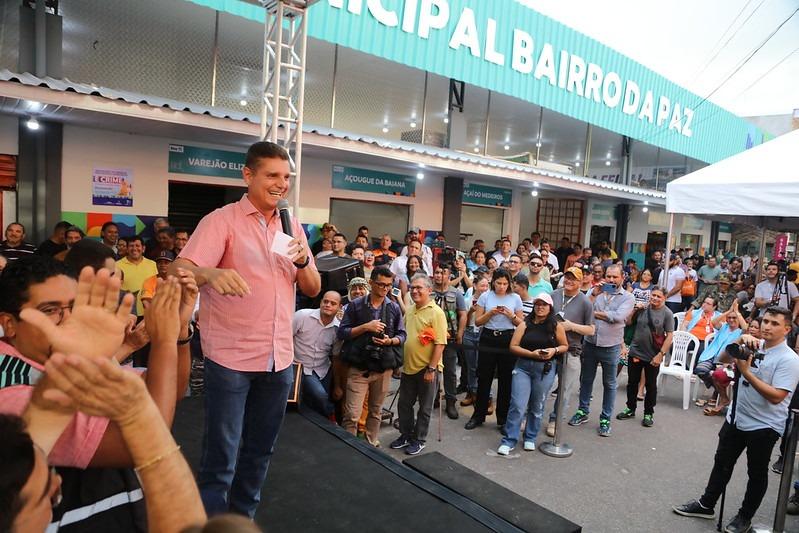 Prefeitura de Manaus entrega reforma da feira do Bairro da Paz com espaço pet, wi-fi e climatização   