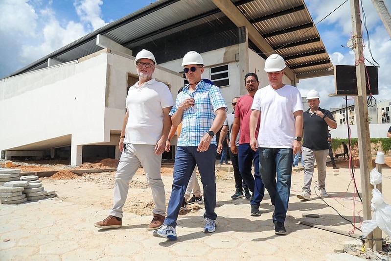 David Almeida realiza inspeção técnica em obra da UBS de grande porte na zona Norte