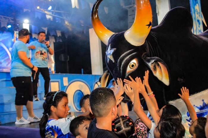 CAPRICHOSO: Tarde Alegre Infantil mantém viva brincadeira do boi-bumbá de Parintins CAPRICHOSO: Tarde Alegre Infantil mantém viva brincadeira do boi-bumbá de Parintins