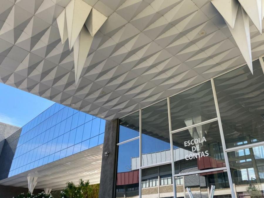 Escola de Contas do TCE-AM inicia curso sobre licitações sustentáveis e plano de logística sustentável