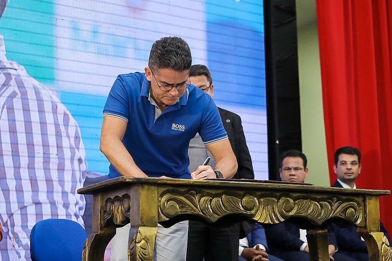 David Almeida assina termo de cooperação para promover regularização fundiária no bairro Colônia Antônio Aleixo