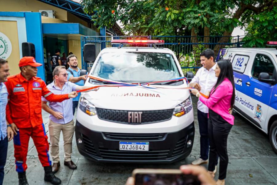 Bi Garcia entrega duas novas ambulâncias e anuncia investimentos para a Central de Resgate de Parintins