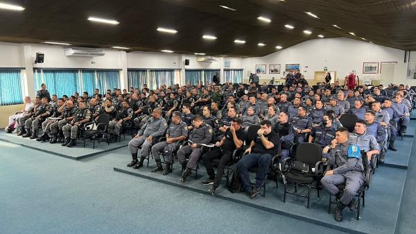 OPERAÇÃO PARINTINS 2023: PMAM realiza instrução de trabalho da tropa no 56º Festival Folclórico