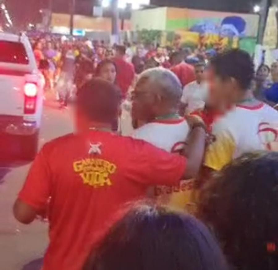 Ex-presidente do Garantido é hostilizado na saída do Bumbódromo