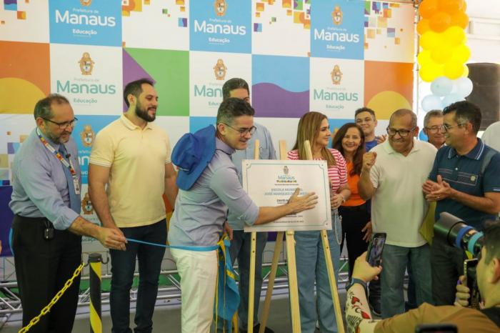David Almeida reinaugura escola municipal José Marques de Almeida, na zona rodoviária