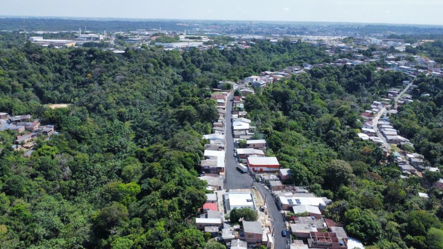 Programa 'Asfalta Manaus' da prefeitura recapeia novo trecho no bairro Mauazinho