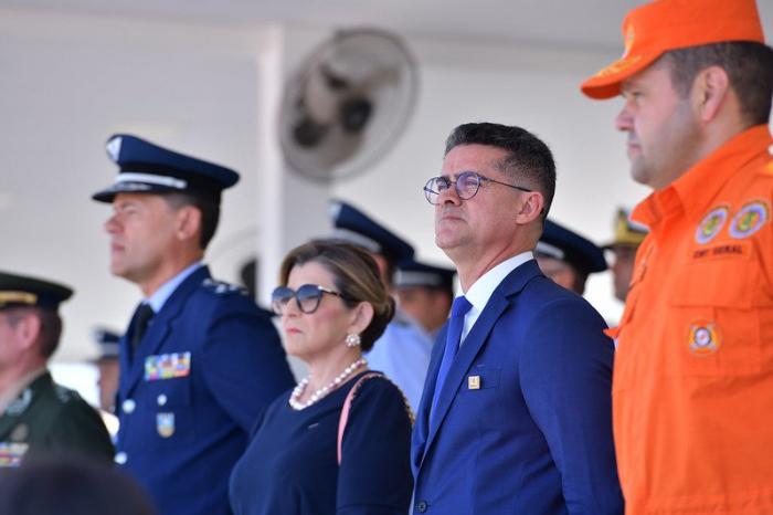 David Almeida recebe Medalha Mérito Santos Dumont durante cerimônia alusiva aos 150 anos do patrono da Aeronáutica