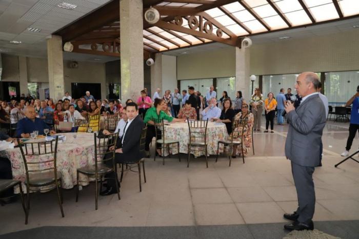 TCE-AM promove café de confraternização com aposentados da Corte de Contas