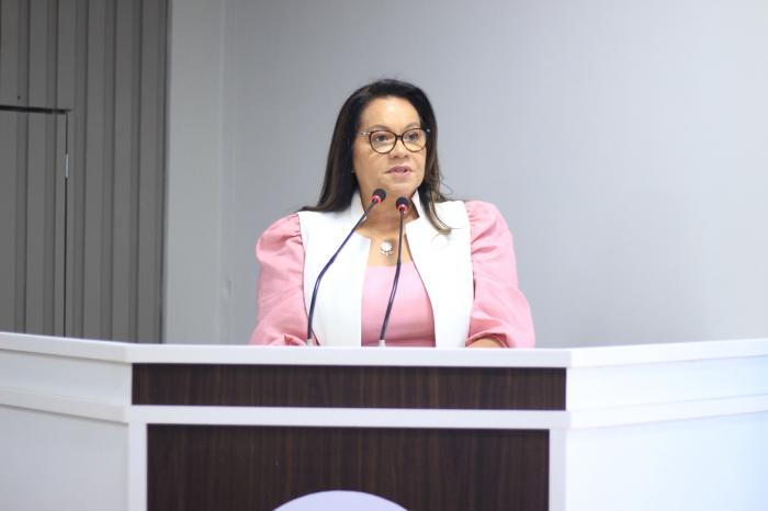 Márcia Baranda destaca a vinda do Presidente Lula a Parintins