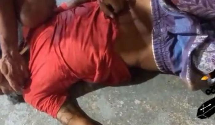 Homem é executado por pistoleiros em Parintins Homem é executado por pistoleiros em Parintins