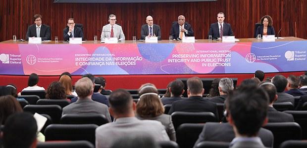 TSE e instituições internacionais aprimoram debates para combate à desinformação