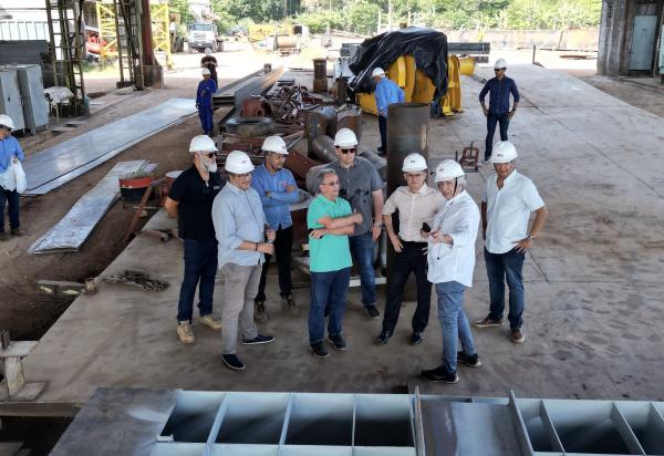 David Almeida vistoria construção de píer flutuante do mirante Lúcia Almeida