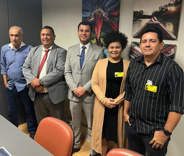 Saullo Vianna direciona investimentos na agricultura familiar e pesca artesanal de Barcelos