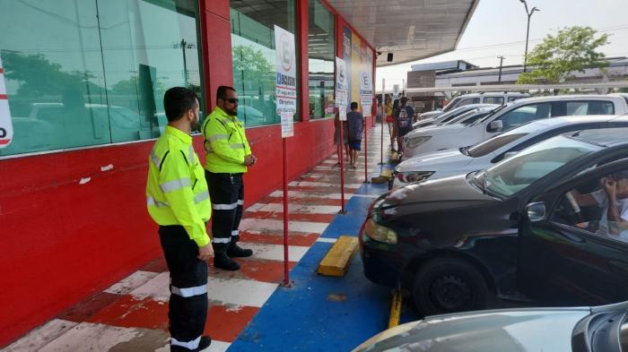 Prefeitura autua mais de 50 motoristas por uso irregular de vagas especiais na zona Centro-Sul de Manaus