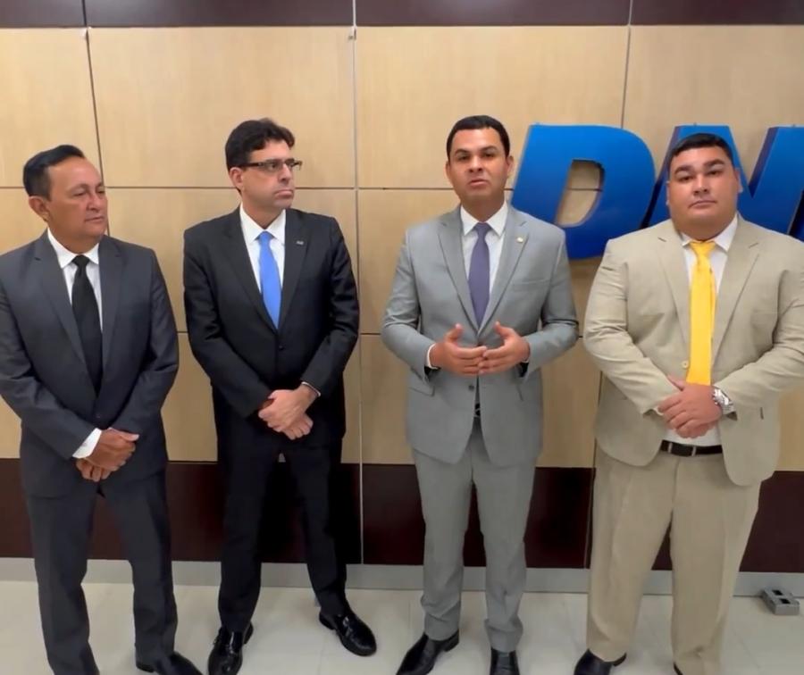 No DNIT Brasília, Saullo Vianna garante providências para que porto de Parintins não pare