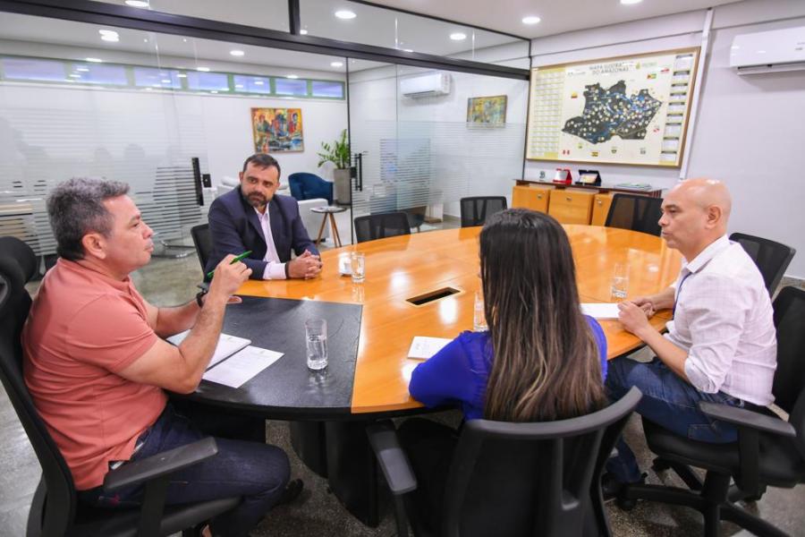 Amazonas alinha planejamento de transição energética e novas matrizes econômicas