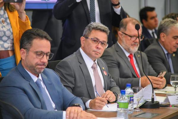 Governo do Amazonas reforça posição na reforma tributária e compromisso com economia verde em Brasília