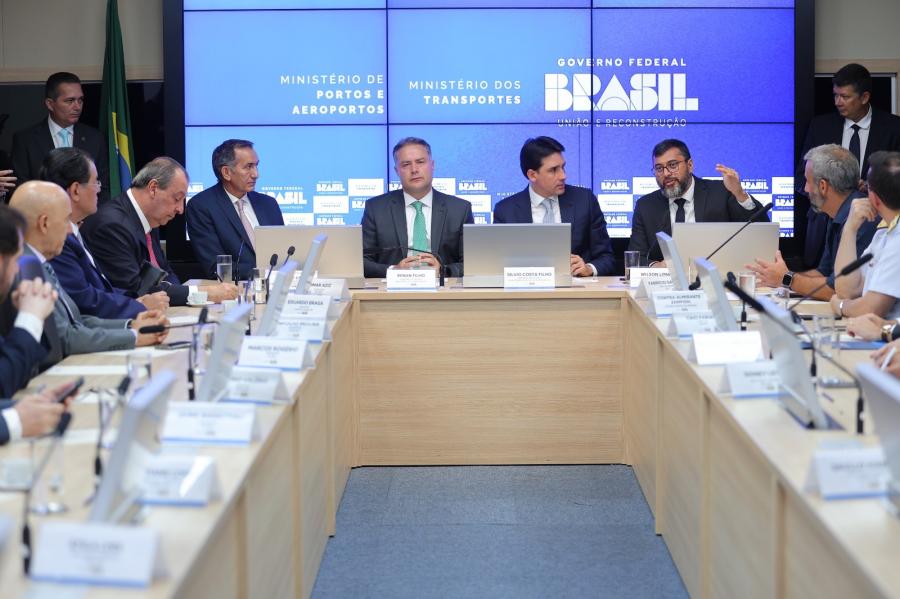 Em Brasília, Wilson Lima consegue serviço de dragagem em rios do Amazonas 