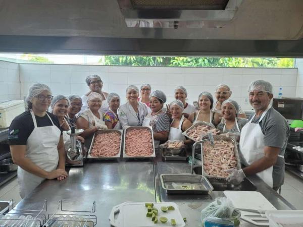 Em Manacapuru, Sepror capacita mulheres com curso de beneficiamento de pescado