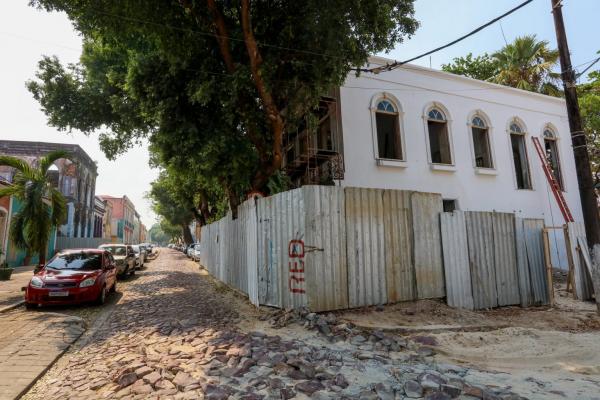 MANAUS: Obras do ‘Nosso Centro’ avançam com trabalhos na praça descoberta e com finalização das estacas pranchas