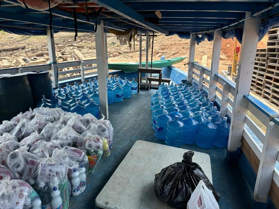 Governo do Amazonas envia cestas básicas em apoio a famílias desabrigadas após deslizamento em Beruri