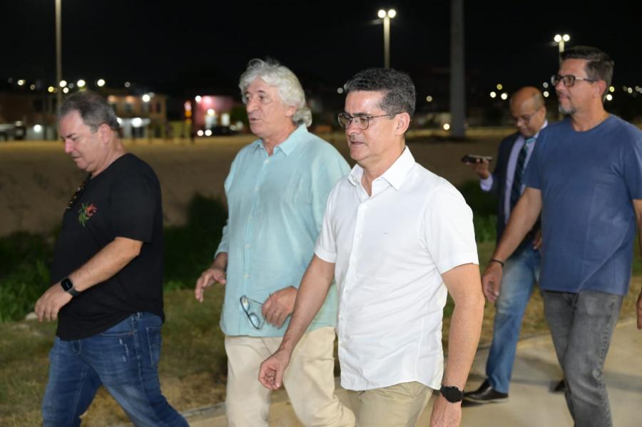 David Almeida vistoria fase final das obras do Parque Amazonino Mendes