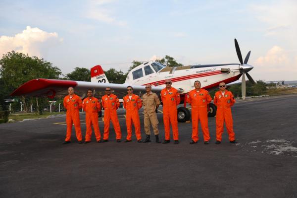 Governo do Amazonas recebe suporte de aeronaves para intensificar combate às queimadas