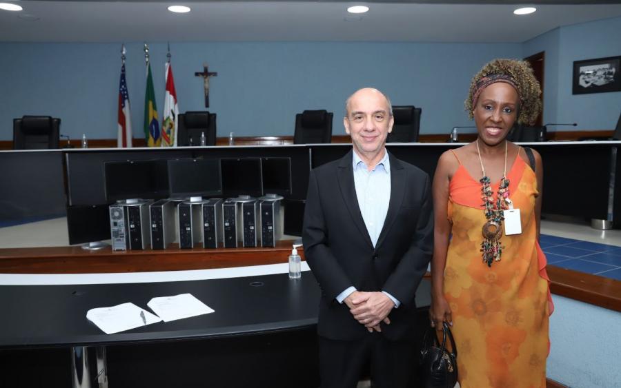 TCE-AM realiza doação de mais de 50 equipamentos para a Associação Brasileira Acolhe-DOR