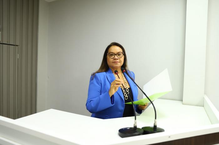 Márcia Baranda Propõe Parceria para Combater Violência contra a Mulher em Parintins