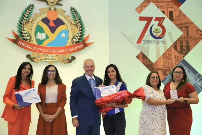 Promovendo educação e cultura, TCE-AM premia estudantes da rede pública em comemoração aos 73 anos da Corte