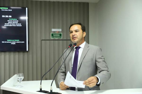 Mateus Assayag solicita Unidade de Saúde Referência para Mulheres em Parintins
