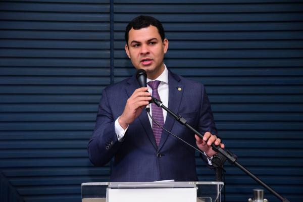 Saullo Vianna apresenta projeto que prevê ajuda econômica para reduzir impacto do preço do óleo diesel para embarcações