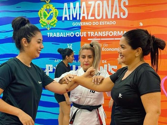 Governo do Amazonas leva Curso de Defesa Pessoal Feminina a Parintins