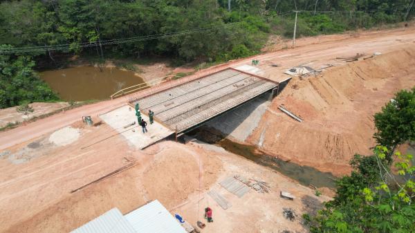 MANACAPURU: Governo do Amazonas avança com obra de revitalização e ampliação da rodovia AM-453