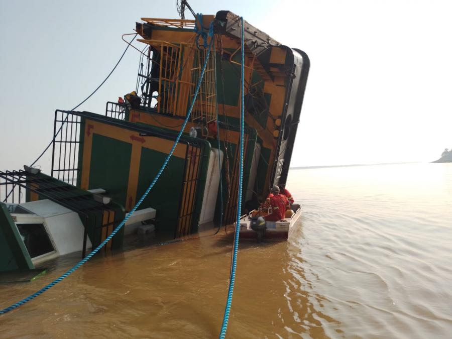 Naufrágio de empurrador causa morte e derramamento de combustível no Amazonas
