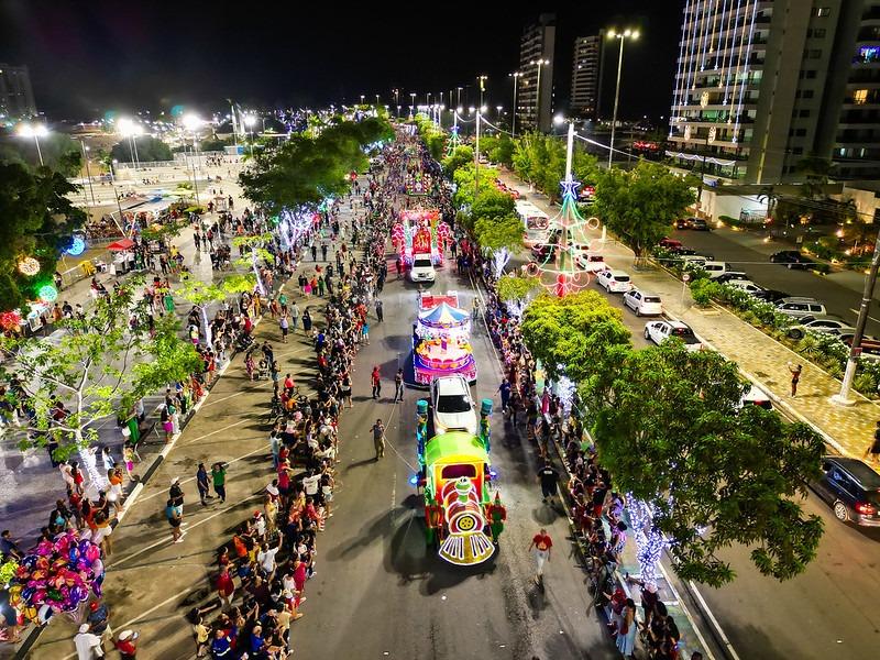 NATAL DAS ÁGUAS: Prefeitura de Manaus impulsiona economia e encantam público