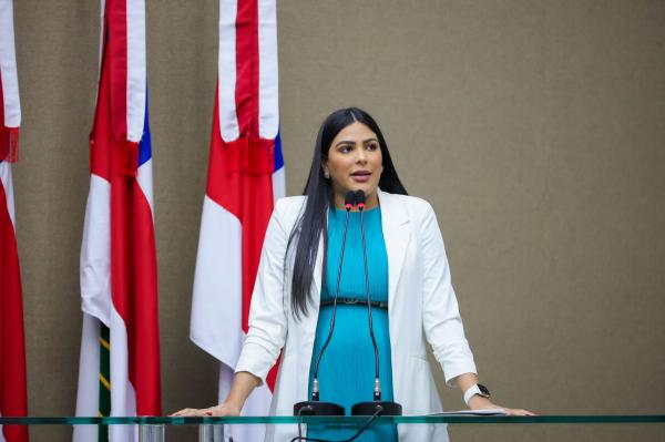Mayra Dias propõe implementação de escola para Ensino Fundamental e Médio na área rural de Nhamundá