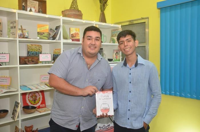 Alex Garcia propõe criação do Prêmio Jovens Escritores para alunos da rede municipal de ensino de Parintins