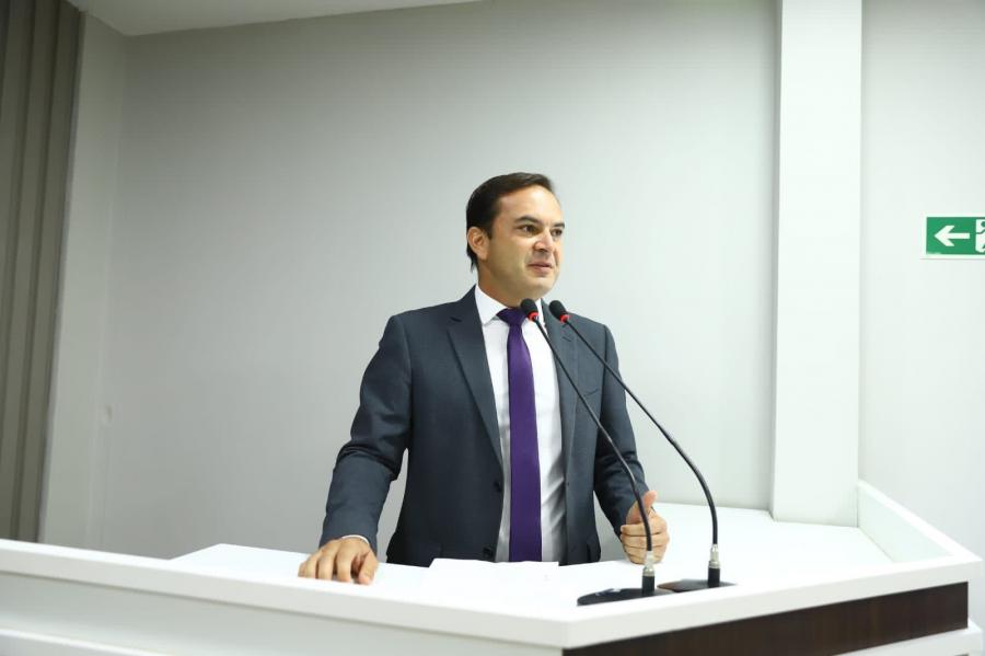 Mateus Assayag solicita contratação de médico geriatra para Parintins