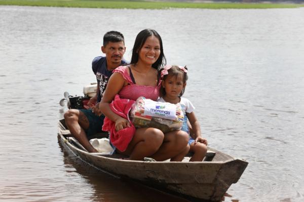 Governo do Amazonas finaliza entrega do ‘Merenda em Casa’ para estudantes impactados pela seca histórica