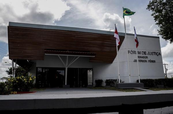 Homem é condenado a mais de 21 anos de prisão por estupro de vulnerável contra a própria prima autista