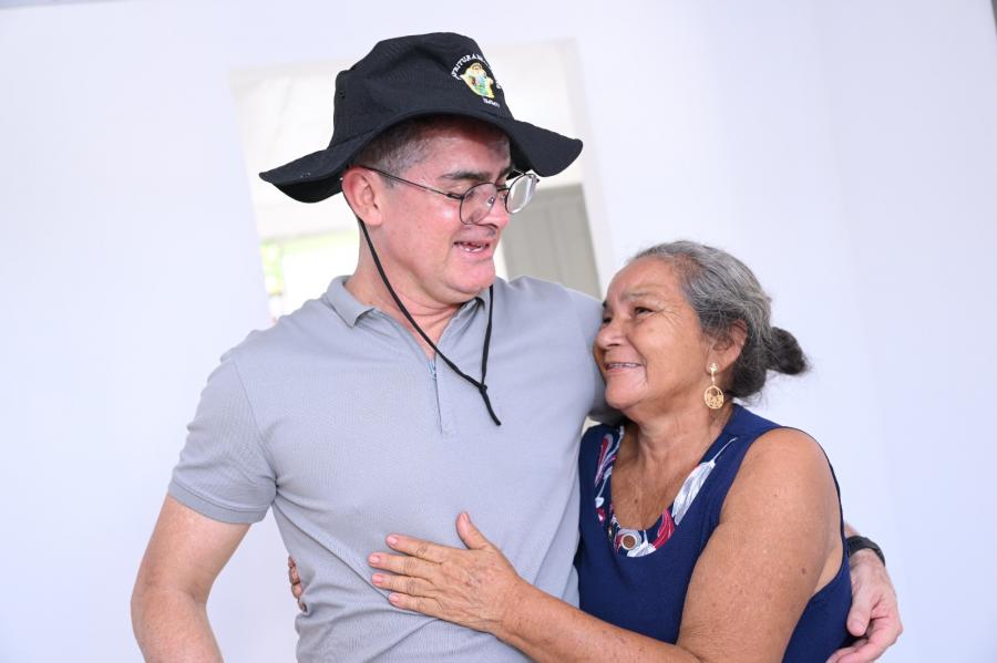 David Almeida entrega primeiras residências do ‘Morar Melhor’ na zona Leste antes do Natal