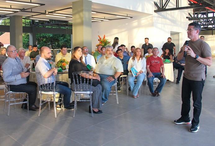 David Almeida reúne trade turístico para apresentar mirante Lúcia Almeida e projetos para o Centro Histórico