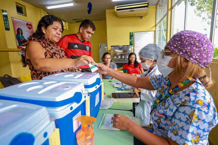 MANAUS: Vacina bivalente é ofertada em 74 unidades de saúde nesta semana