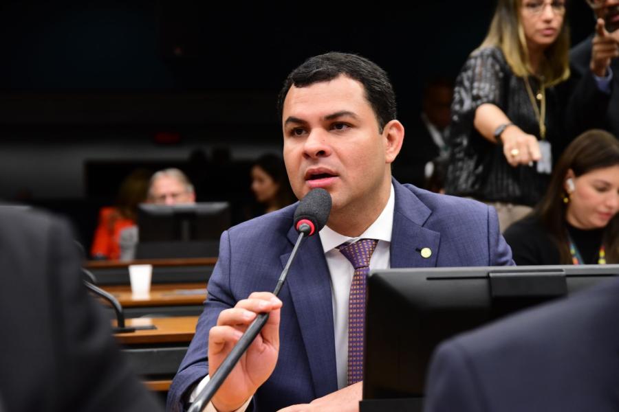 Projeto de Saullo Vianna prevê medidas pedagógicas contra o bullying e ciberbullying